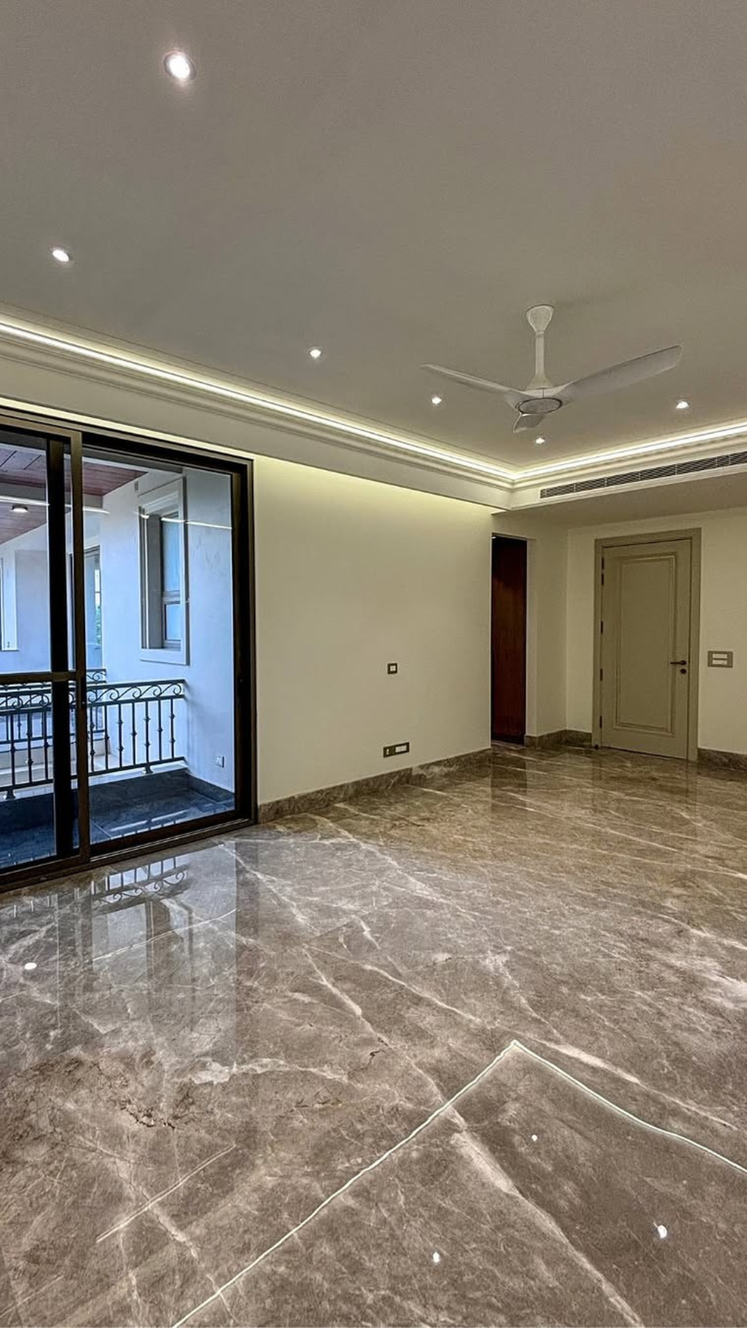 4 BHK Builder Floor · Third Floor